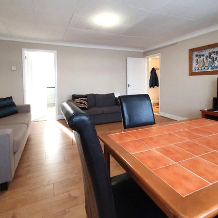Wentworth Apartment With 2 Bedrooms, Superfast Wi-Fi And Parking Sittingbourne Zewnętrze zdjęcie