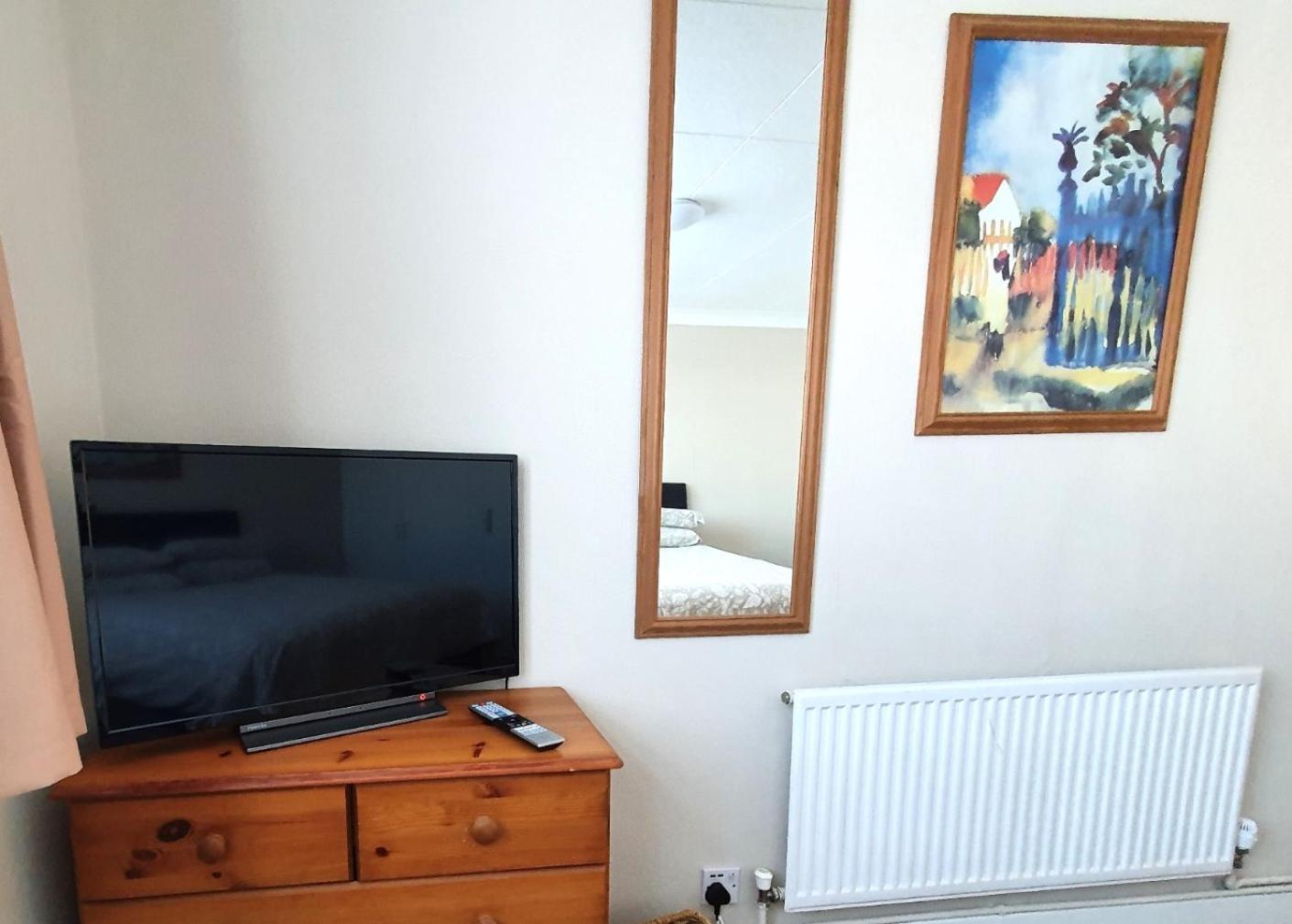 Wentworth Apartment With 2 Bedrooms, Superfast Wi-Fi And Parking Sittingbourne Zewnętrze zdjęcie